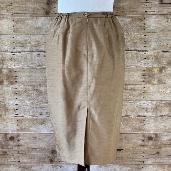 Elegant Size 16W Beige Skirt - Picture 6 of 8
